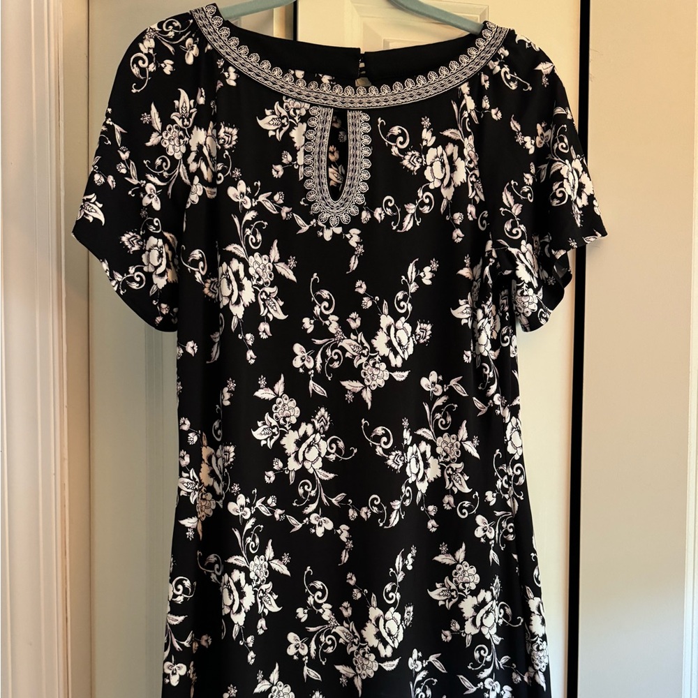 Lovely dress only worn one time